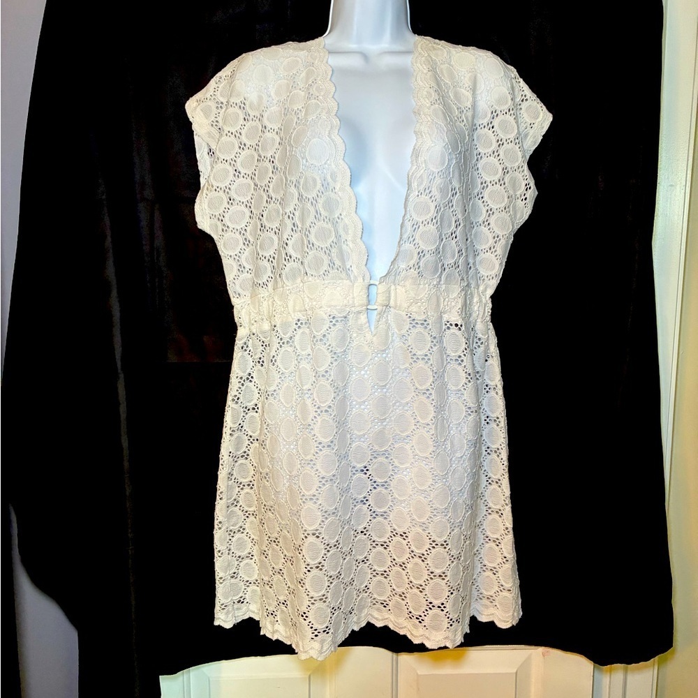J Valdi White Lace XL Swim Coverup Scalloped Bottom Deep V Neck Pool Beach